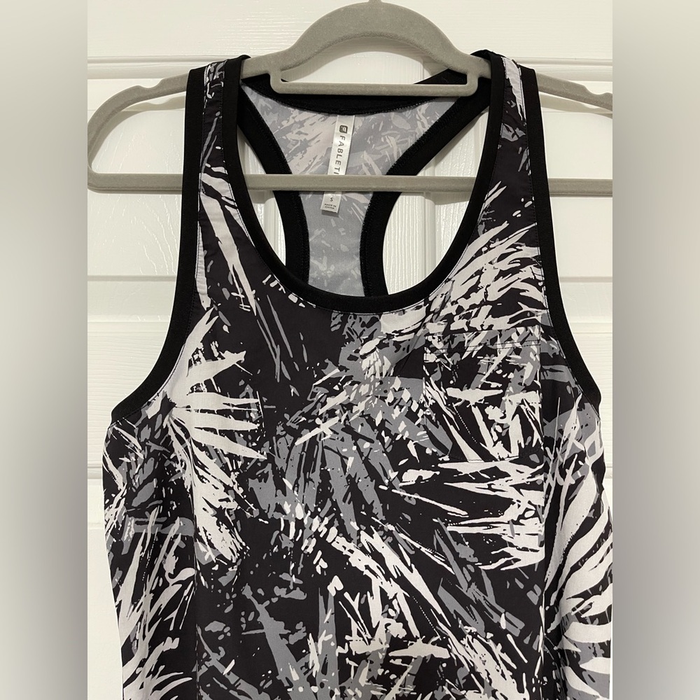 Fabletics Racerback Palm Print Active Top size S - Picture 6 of 9